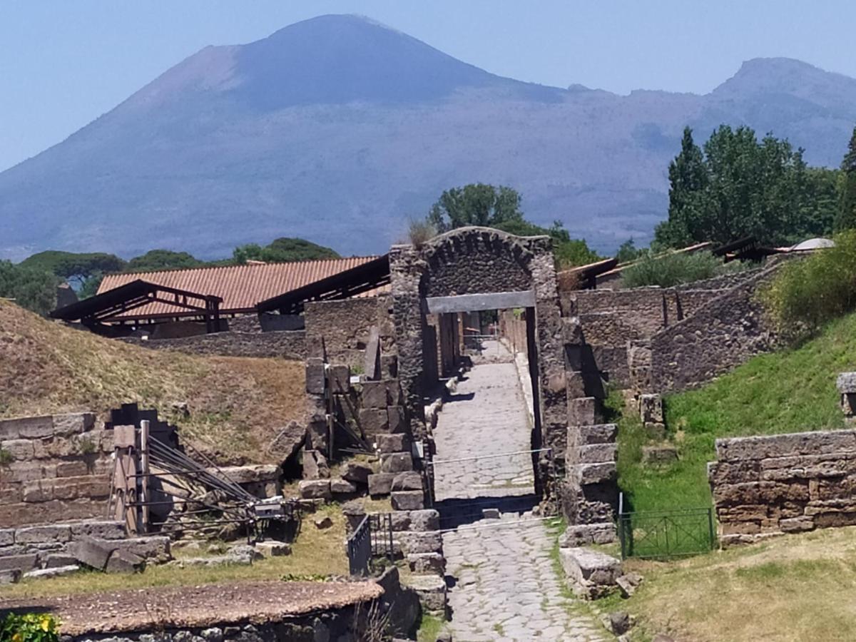 بومبيي Athena E Calliope House المظهر الخارجي الصورة